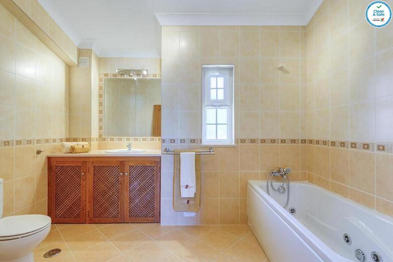 Villa Mikael - Free Wi-Fi - Aircon - Private Pool By Bedzy アルブフェイラ エクステリア 写真