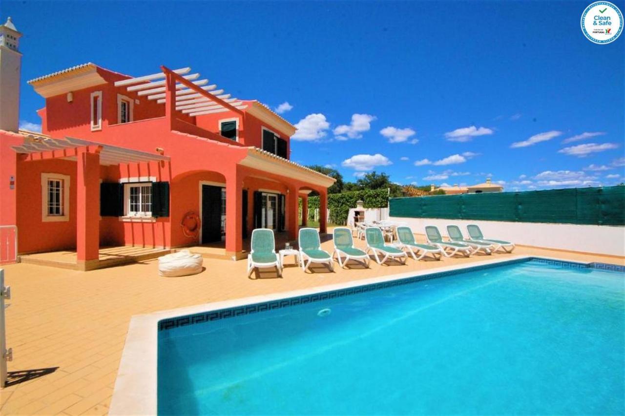 Villa Mikael - Free Wi-Fi - Aircon - Private Pool By Bedzy アルブフェイラ エクステリア 写真