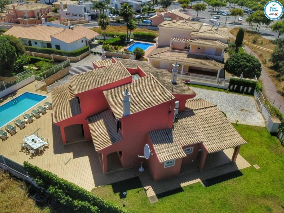 Villa Mikael - Free Wi-Fi - Aircon - Private Pool By Bedzy アルブフェイラ エクステリア 写真